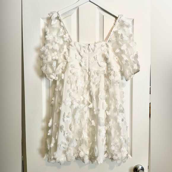 Bridal floral applique white dress by TCEC - Picture 2 of 6